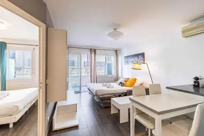Un ou plusieurs lits dans un hébergement de l'établissement Beautiful apartment with balcony - Center Cannes