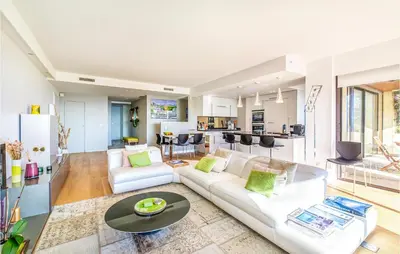 Coin salon dans l'établissement Cozy Apartment In Vallauris With Wifi