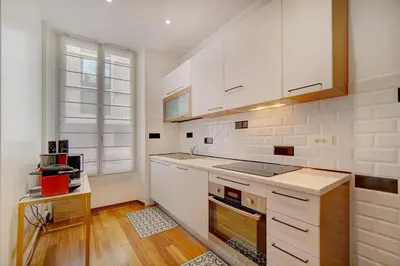 Cuisine ou kitchenette dans l'établissement REF 1320 - Cannes Center - Apartment for rent
