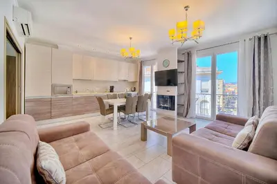 Cuisine ou kitchenette dans l'établissement REF 1477 - Apartment for rent