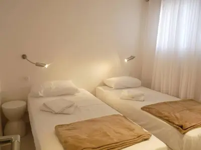 Un ou plusieurs lits dans un hébergement de l'établissement Two bedroom apartment next to the Croisette in Cannes a short walk to the Palais des Festivals - 1961