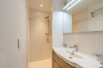 Salle de bains dans l'établissement Croisette: 2BDR Apartment