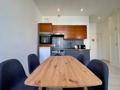 Cuisine ou kitchenette dans l'établissement Andréa SCLS - Rue d Antibes Clim and Wifi