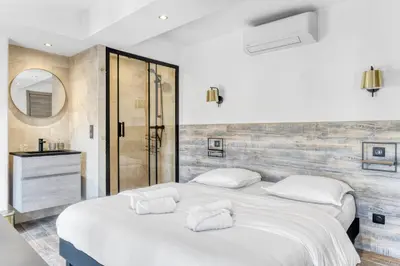 Un ou plusieurs lits dans un hébergement de l'établissement Magnifique 3 pièces centre de Cannes proche palais 