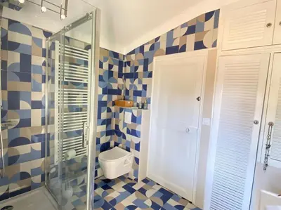 Salle de bains dans l'établissement Domaine des Encourdoules villa luxueuse et raffinée sur un hectare face à la mer
