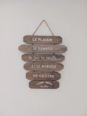 Certificat, récompense, panneau ou autre document affiché dans l'établissement Le Printemps, centre Juan Les Pins , 100m des plages, 70m de la gare de Juan Les Pins