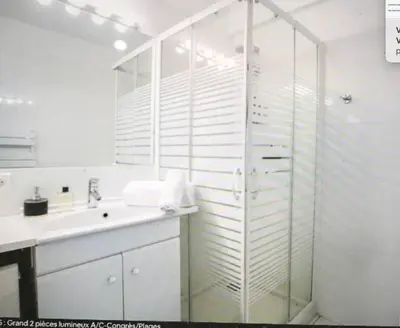 Salle de bains dans l'établissement Écrin de douceur à 300m de la Croisette Calme
