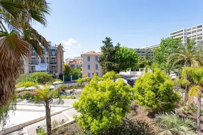 Jardin de l'établissement C2 - Staywiz us - 2 BDR Montfleury - Pool, Garage, Terrace & AC