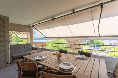Balcon ou terrasse dans l'établissement C2 - Staywiz us - 2 BDR Montfleury - Pool, Garage, Terrace & AC