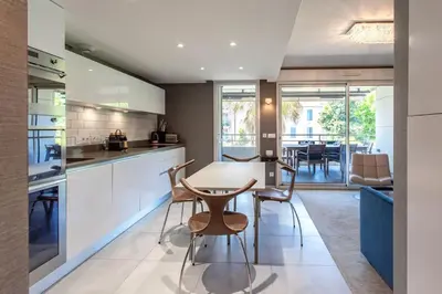 Cuisine ou kitchenette dans l'établissement C2 - Staywiz us - 2 BDR Montfleury - Pool, Garage, Terrace & AC