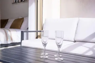 Coin salon dans l'établissement Amazing Apartment With Private Terrace & Full Air Conditioning - Walk To The Beach, La Croisette! - Latour Maubourg 18 by Halldis