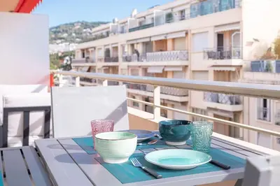 Balcon ou terrasse dans l'établissement Amazing Apartment With Private Terrace & Full Air Conditioning - Walk To The Beach, La Croisette! - Latour Maubourg 18 by Halldis