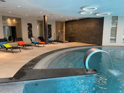 Piscine de l'établissement Parc du Cap Luxury Apartment ou située à proximité