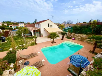 Piscine de l'établissement Villa Natval ou située à proximité