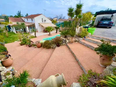 Jardin de l'établissement Villa Natval