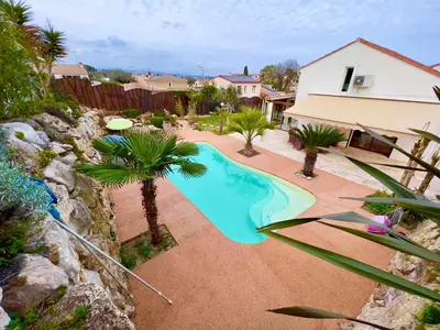Piscine de l'établissement Villa Natval ou située à proximité