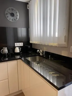 Cuisine ou kitchenette dans l'établissement Magnifique Modern appartement avec terrasse FERN12