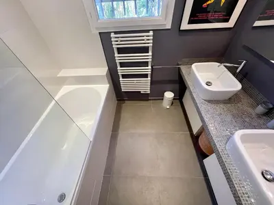 Salle de bains dans l'établissement La Mirandole by Connexion