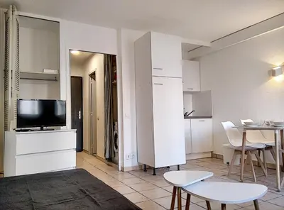 Cuisine ou kitchenette dans l'établissement Résidence Graziella Studio 227