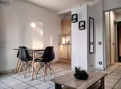 Cuisine ou kitchenette dans l'établissement Résidence Graziella Studio 409