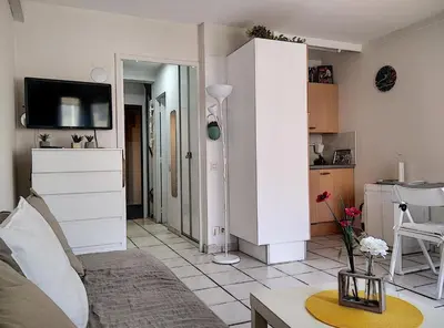 Cuisine ou kitchenette dans l'établissement Résidence Graziella Studio 207