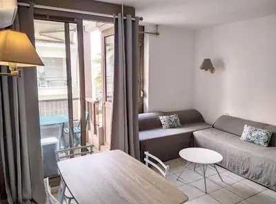 Coin salon dans l'établissement Résidence Graziella Studio 501
