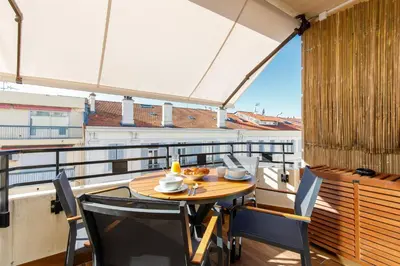 Balcon ou terrasse dans l'établissement Citybeach SOHA- Rue d'Antibes - 2 BdR 2 BthR 1 toil - Clim Terrace Parking Elevator