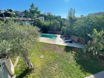 Piscine de l'établissement VILLA MAYANNE JUAN LES PINS ou située à proximité