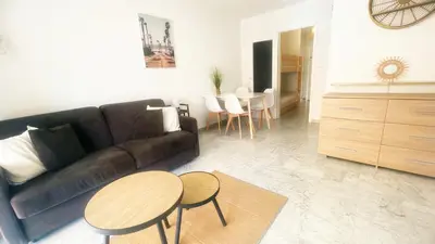 Coin salon dans l'établissement Le Magali