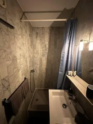 Salle de bains dans l'établissement Superbe studio avec piscine ext