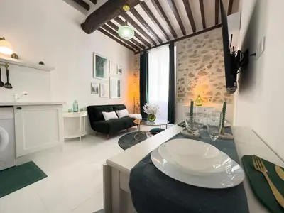 Coin salon dans l'établissement Le Cosy Safranier Vieil Antibes