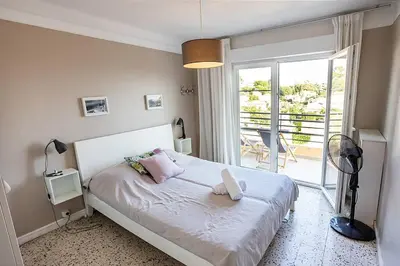 Un ou plusieurs lits dans un hébergement de l'établissement Two bedroom in Antibes