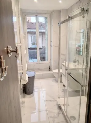 Salle de bains dans l'établissement Residence le Courbet
