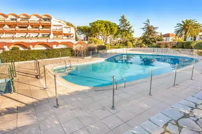 Piscine de l'établissement Appartement Nicilia - Welkeys ou située à proximité