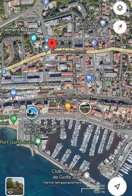 Vue générale sur Vallauris ou vue de la ville depuis l'appartement