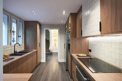 Cuisine ou kitchenette dans l'établissement Cannes magnifique villa vue mer basse Californie