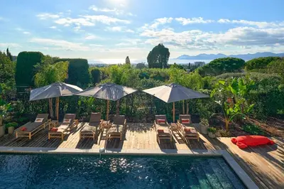 Piscine de l'établissement Cannes magnifique villa vue mer basse Californie ou située à proximité