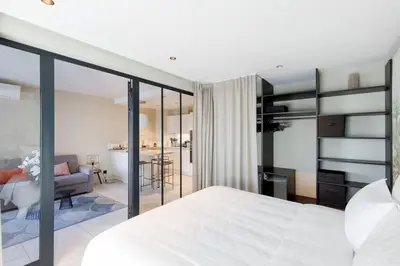 Un ou plusieurs lits dans un hébergement de l'établissement Marriott area superb 1 bedroom