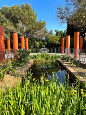 Jardin de l'établissement Appartement tout confort vue mer