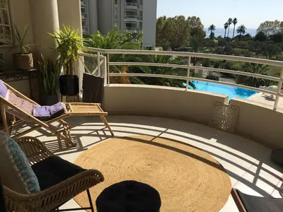 Piscine de l'établissement Appartement tout confort vue mer ou située à proximité