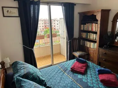 Un ou plusieurs lits dans un hébergement de l'établissement Spacious Apartment in Vallauris for Art Lovers