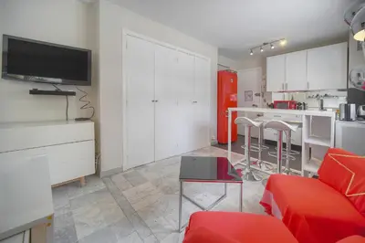 Cuisine ou kitchenette dans l'établissement FRGK - Surcouf 'Palm Beach ' AC WIFI HIGH SPEED