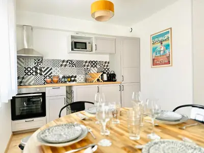 Cuisine ou kitchenette dans l'établissement Le CozyCroisette - Centre Cannes - 6 personnes