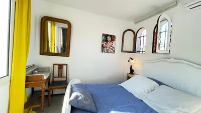 Un ou plusieurs lits dans un hébergement de l'établissement Riviera Villa close to center city, AC, pool