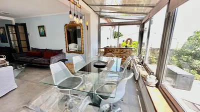 Coin salon dans l'établissement Riviera Villa close to center city, AC, pool