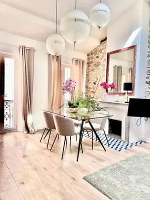 Coin salon dans l'établissement L appartement de Manon, centre historique du vieil Antibes