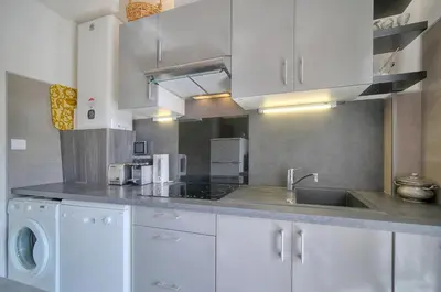 Cuisine ou kitchenette dans l'établissement Le Jak - 2 Pièces - Loggia - VCA