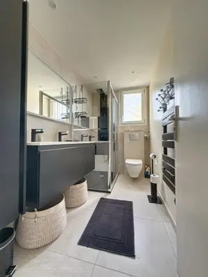 Salle de bains dans l'établissement AGENCIA appartement 2 Pièces lumineux terrasse