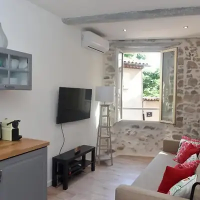 Nice T2 in the historic center of Antibes