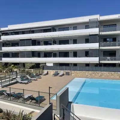 Très bel appartement dans résidence avec piscine à 5min des plages de Villeneuve Loubet.
